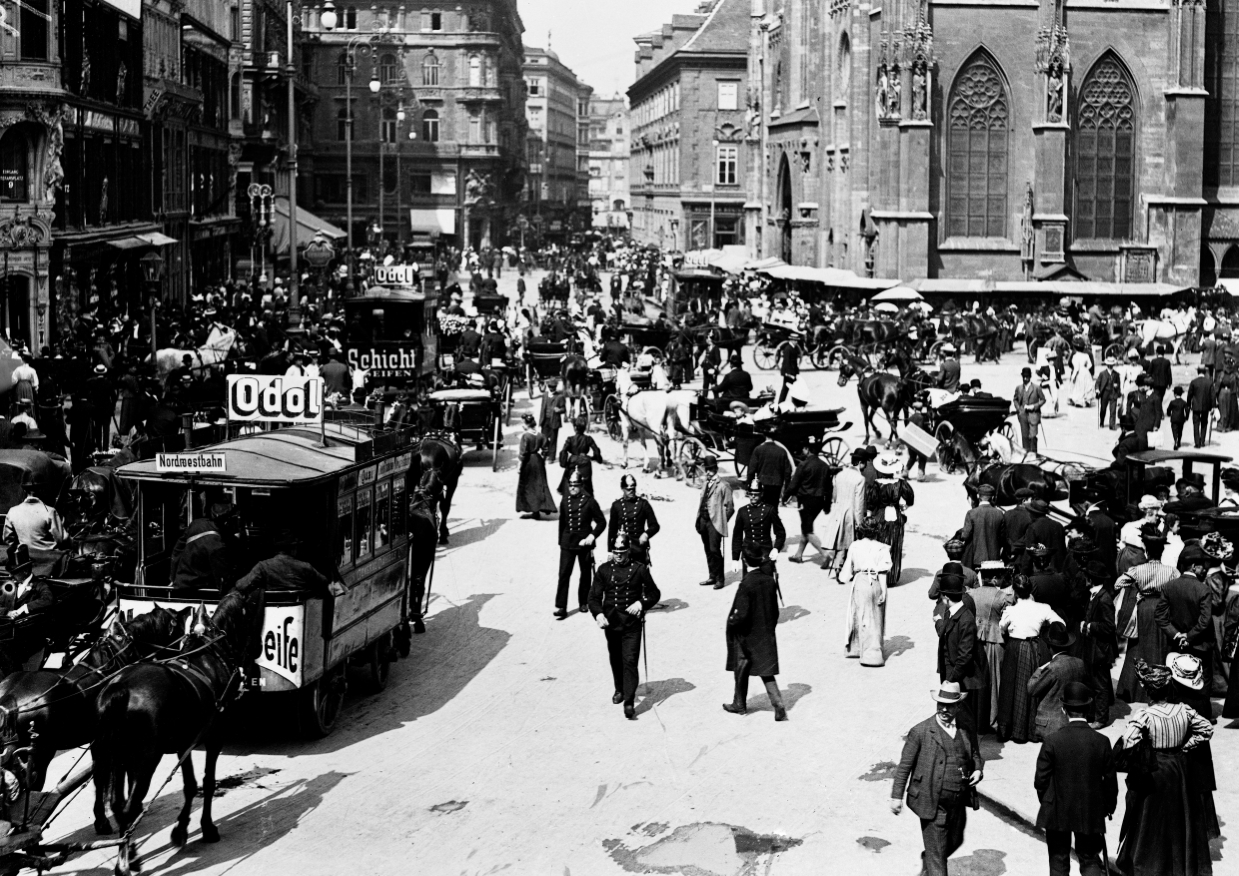 Reges Treiben herrscht am Stephansplatz um 1900