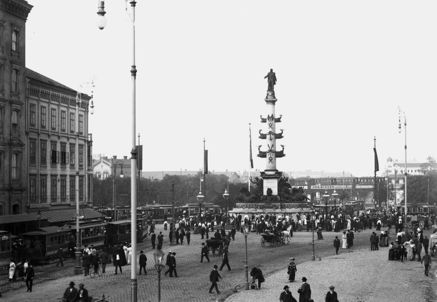 Praterstraße, Hintergrund der Praterstern um 1905 Straßenbahnzüge der Type G, D1 und Beiwagen f3,