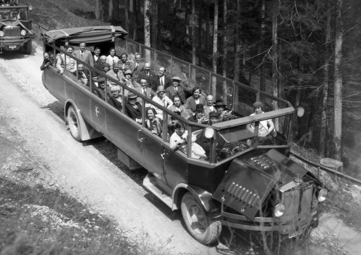 Überlandfahrt von Wien nach Payerbach um 1930