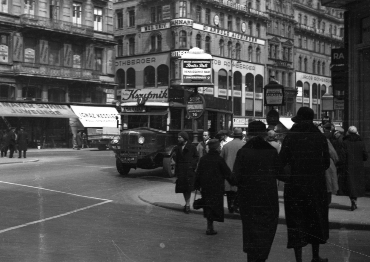 Autobuslinie 7 am Graben im Jahr 1935