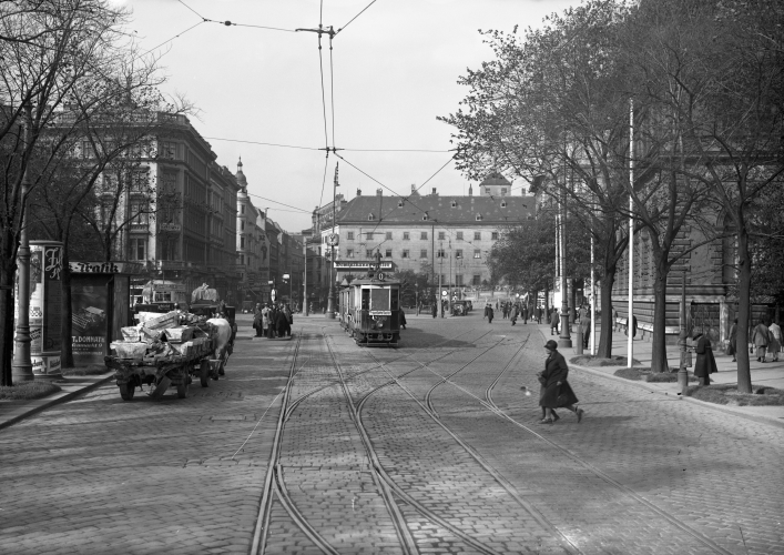 Triebwagen 2500, Type K, als Linie O in der Weiskirchnerstraße am Ring im Jahr 1928 unterwegs