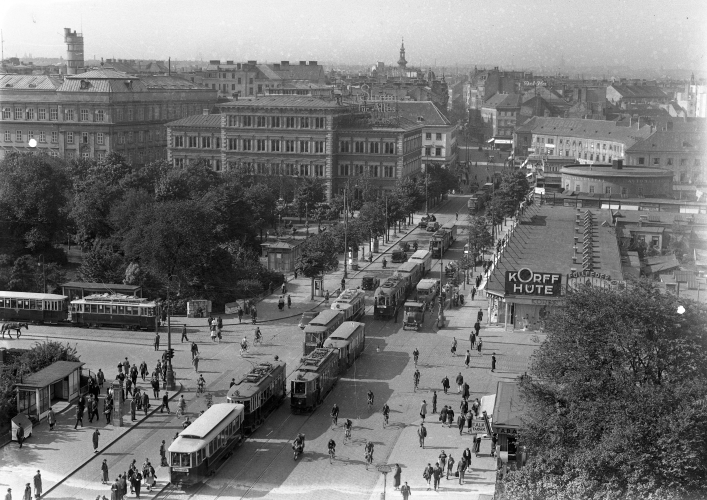 Blick auf die Friedrichstraße bei Karlsplatz, 1937
