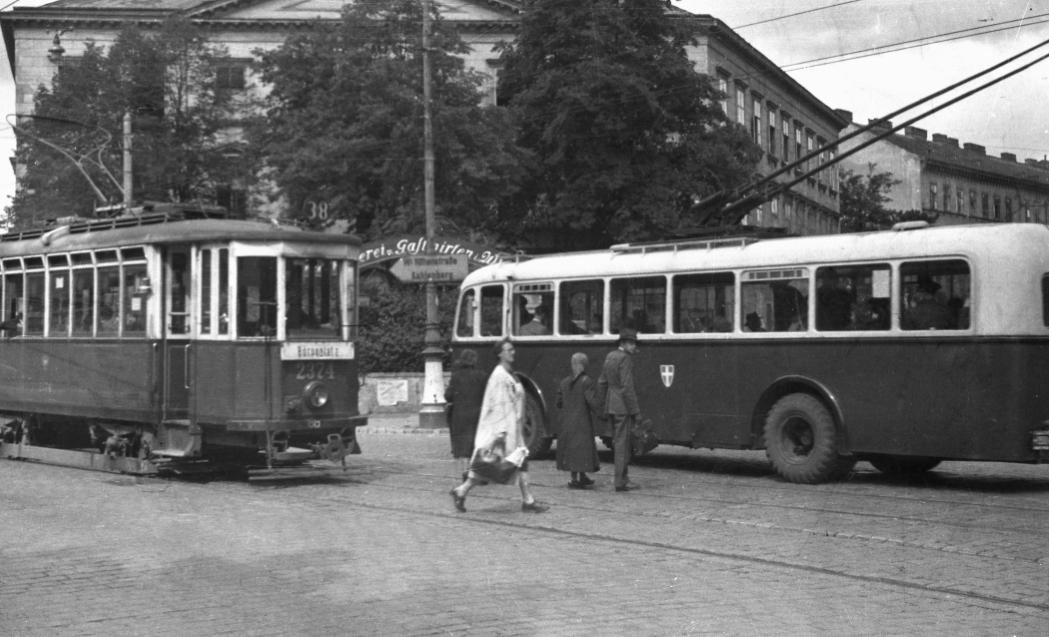 O-Bus  Linie 22 und Linie 38 Mit Type K  etwa 1950  Billrothstraße, Glatzgasse