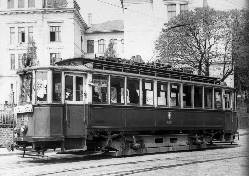 Zug der Linie 37 mit der Type T bei der Barawitzkagasse, Hohe Warte um 1950