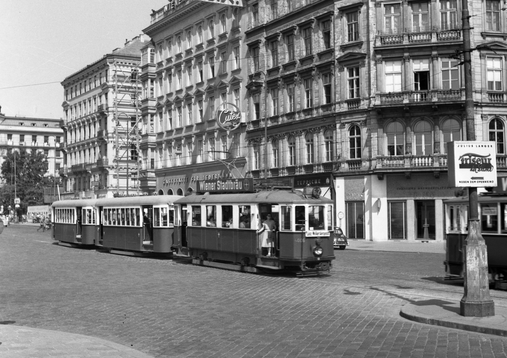 Type M 4006 mit k6 Beiwagen der Linie 62 in der Kärntnerstraße nahe dem Karlsplatz August 1953