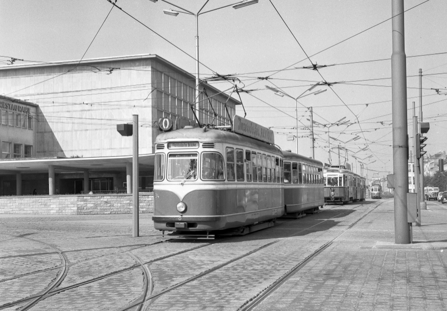 Zug der Linie O am Südbahnhof Fahrtrichtung Floridsdorfer Brücke 1960