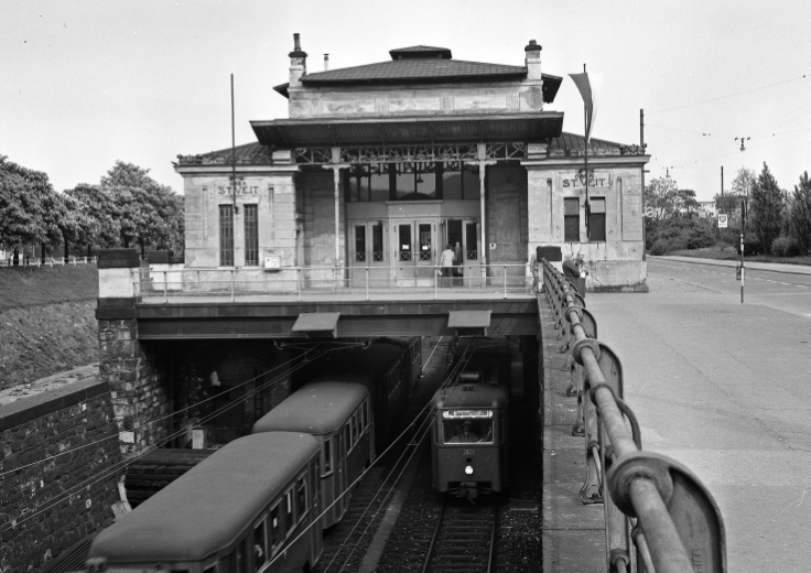 Station OberStVeit der Stadtbahn Mai 1961, Type N1