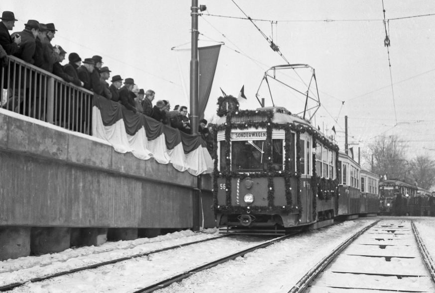 Eröffnungszug der Gürtel- Ustrab bei der Eichenstraße 1969