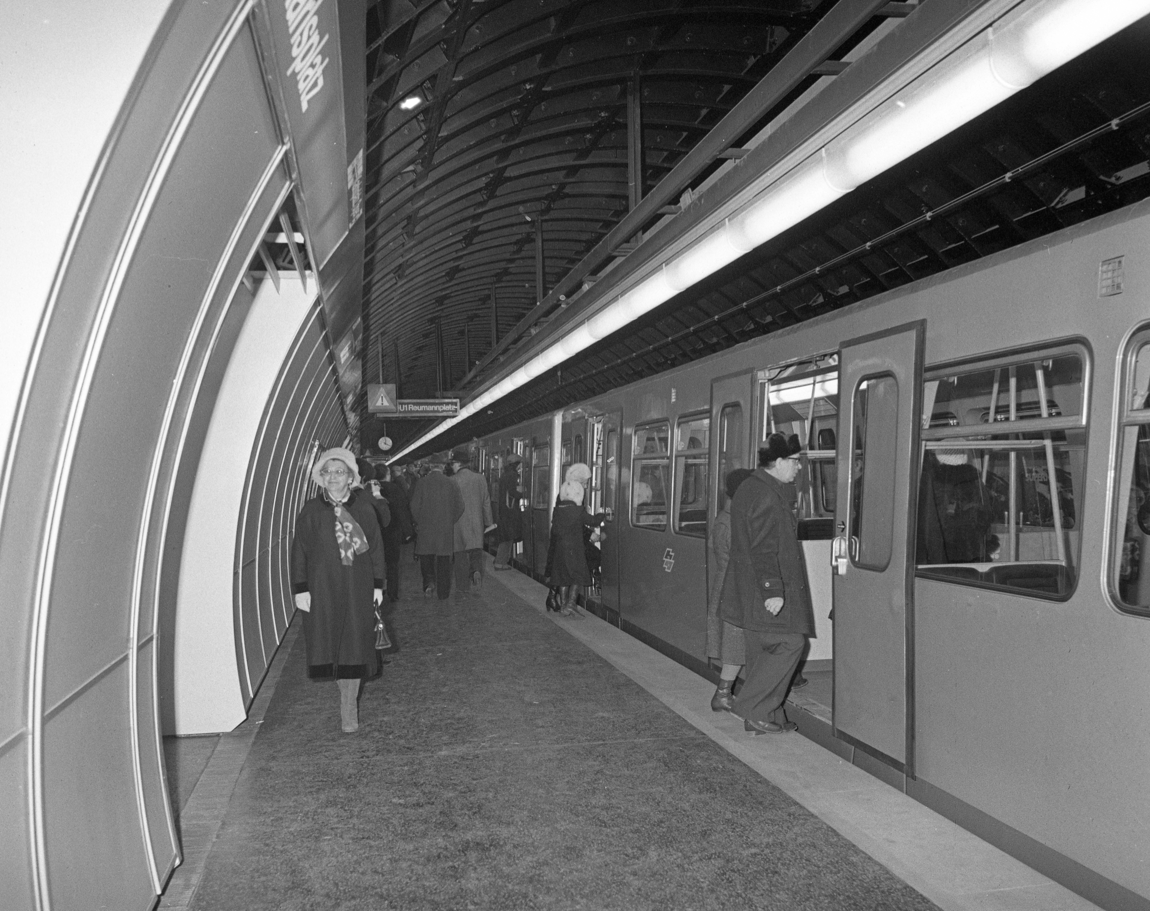 U1-Eröffnung von Reumannplatz bis Karlsplatz am 25.Febraur 1978