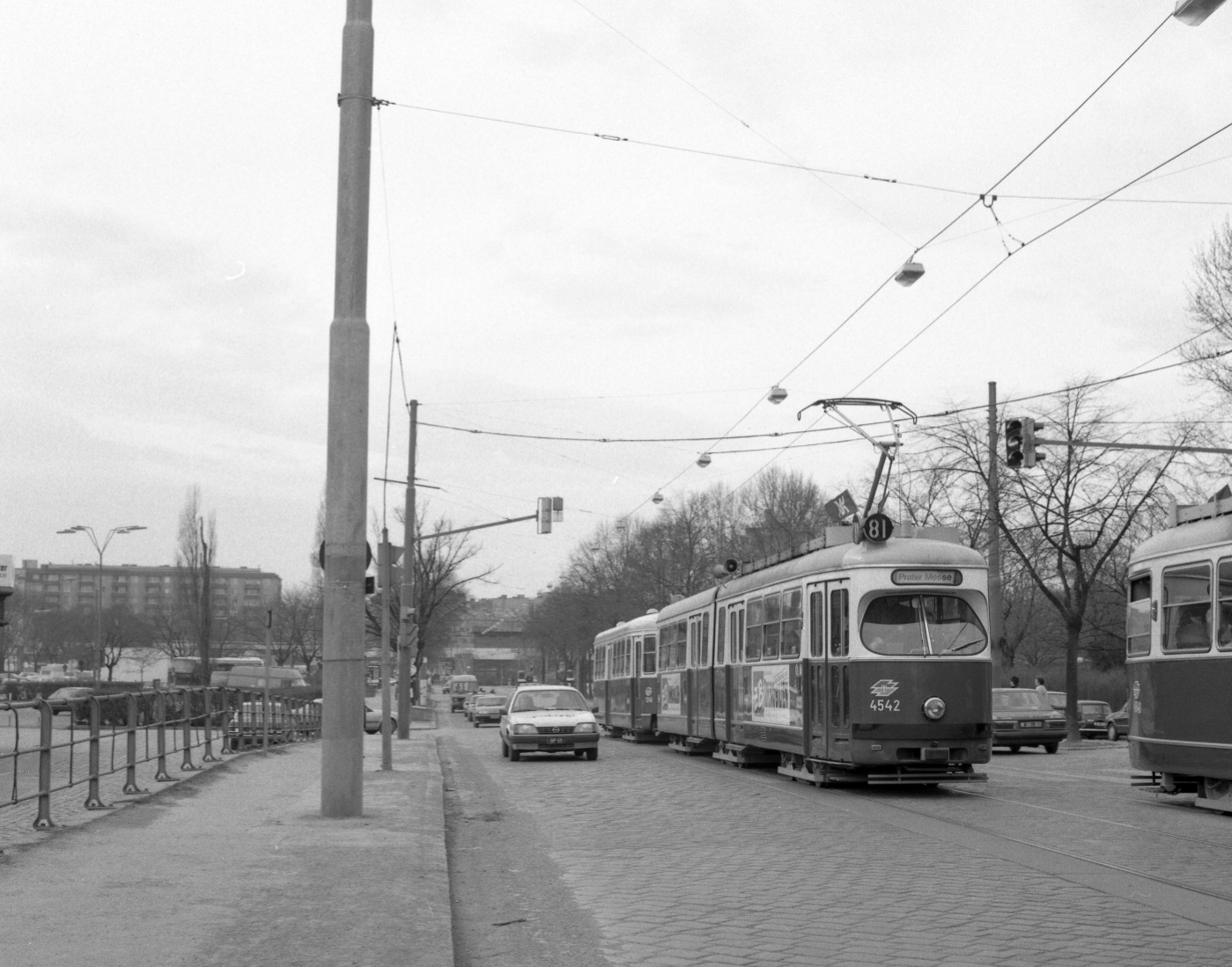 Linie 81 als Sonderlinie in der Ausstellungsstraße, mit Type E1-c3 im März 1987,