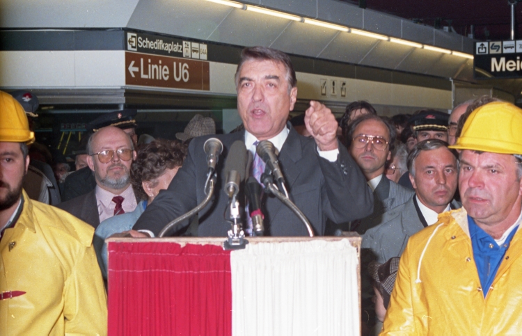 Bürgermeister Zilk eröffnet die U6 von der Gumpendorferstraße zur Philadelphiabrücke am 7.Oktober 1989