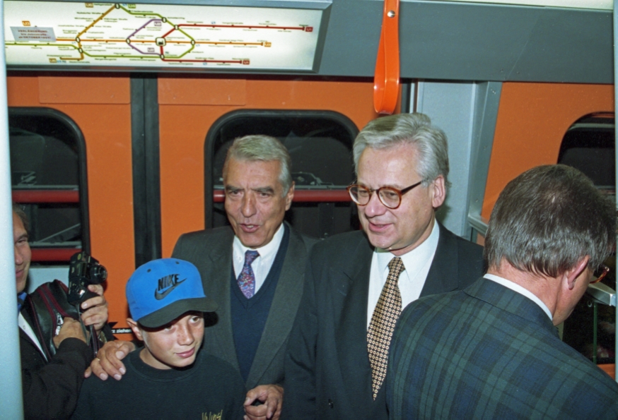 Eröffnung der U3 zwischen Volkstheater und Westbahnhof am 4.September 1993; Bürgermeister Zilk und Hr Busek im ersten Zug,