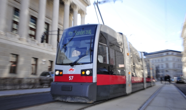 Freigabe der neuen Strecke fuer Strassenbahnen als Ausweichroute der Ringlinien bei Veranstaltungen auf der Wiener Ringstrasse