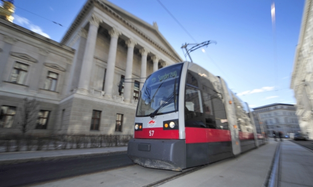 Freigabe der neuen Strecke fuer Strassenbahnen als Ausweichroute der Ringlinien bei Veranstaltungen auf der Wiener Ringstrasse