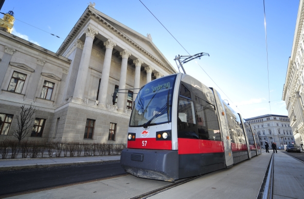 Freigabe der neuen Strecke fuer Strassenbahnen als Ausweichroute der Ringlinien bei Veranstaltungen auf der Wiener Ringstrasse