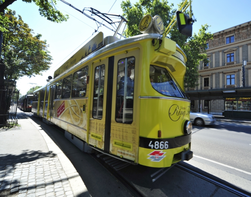 Ring-Tram im Bereich Dr. Karl Renner Ring