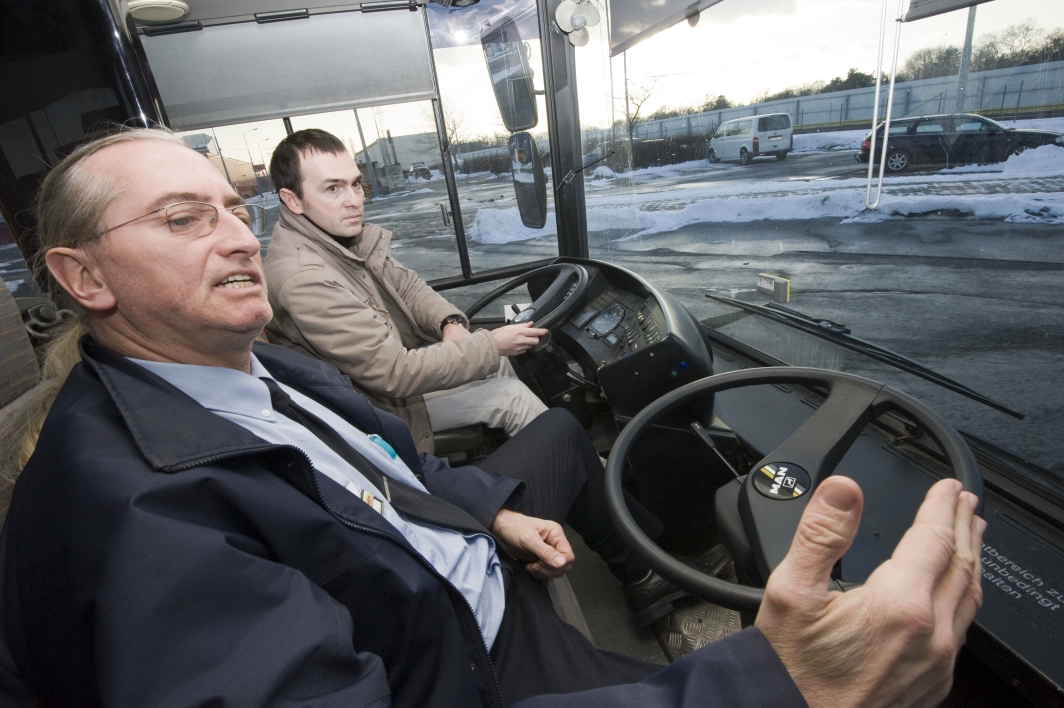 Die Wiener Linien veranstalten Trainingsfahrten mit Straßenbahn und Autobus für Journalisten, um ein Gefühl für die täglichen Herausforderungen der Fahrer und Lenker zu vermitteln.