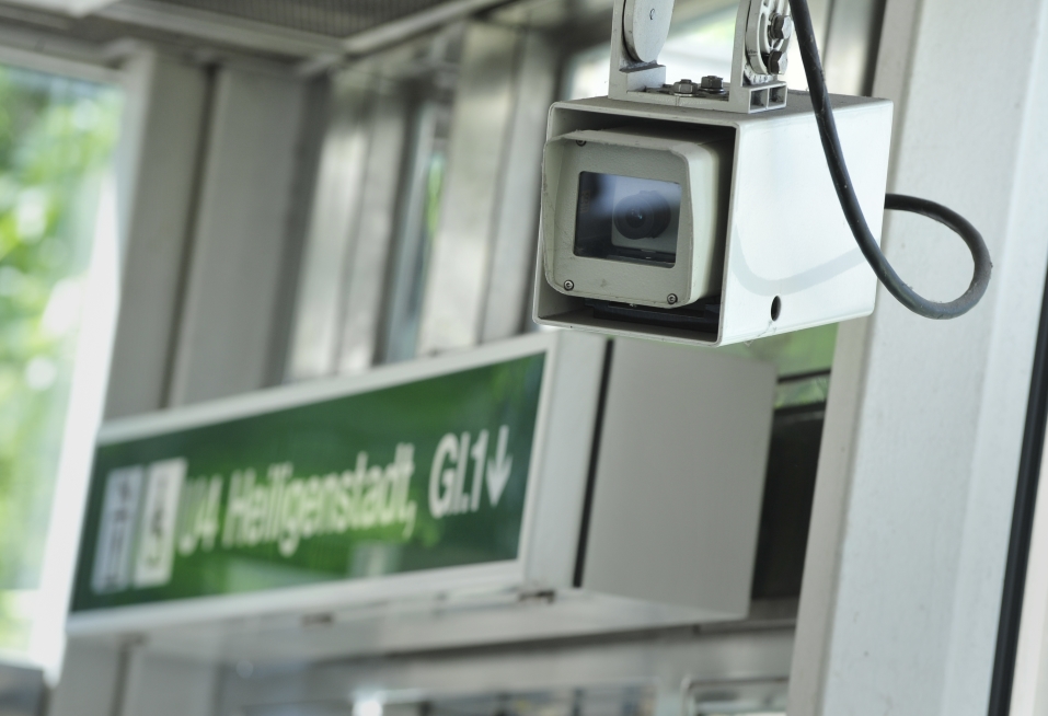 Videokamera in einer U-Bahn-Station der Wiener Linien.