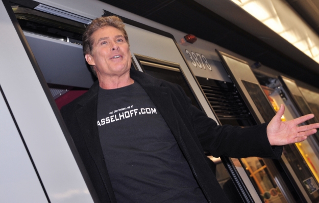 'Nightrider' David Hasselhoff präsentiert seine neue CD in einem V-Zug der Wiener U-Bahn.