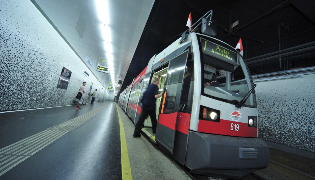 ULF der Linie 1 in der Station Kliebergasse.