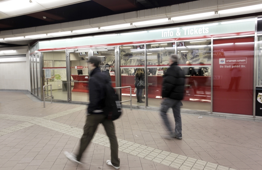 Neu gestaltete Infostelle in der Station Philadelphiabrücke