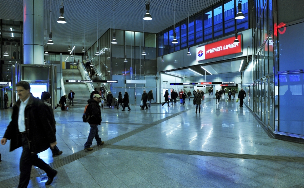 Verbindungsgang von der U1-Station Hauptbahnhof zum neuen Wiener Hauptbahnhof.