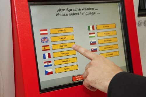 Die Menüsteuerung der Automaten ist ab sofort - zusätzlich zu Deutsch - in zehn Fremdsprachen möglich. Im Bild: Spanisch