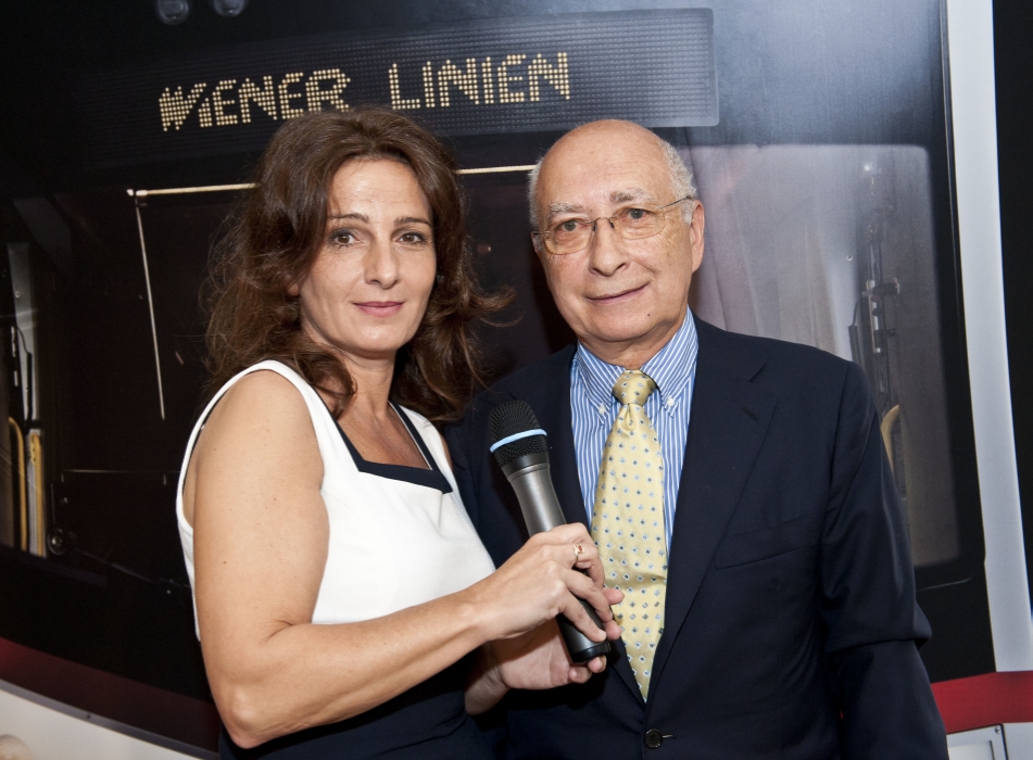 Eduard Winter, Geschaeftsfuehrer der Wiener Linien, und Vizebuergermeisterin Renate Brauner praesentieren im Rahmen einer Pressekonferenz im Presseclub Concordia mit Angela Schneider die neue Stimme der Wiener Linien. Im Bild: Angela Schneider, Franz Kaida. Wien, 03.10.2012.