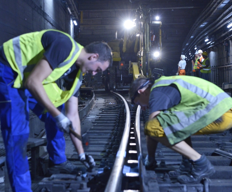 Von 7. Juli bis 26. August 2012 wird die U1 wegen Modernisierungsarbeiten zwischen Reumannplatz und Schwedenplatz unterbrochen. In dieser Zeit machen die Wiener Linien die U1 fit für die Zukunft.