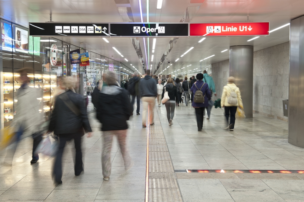 U-Bahnstaion Karlsplatz, gleichzeitig Kulturpassage und der am stärksten frequentierte Öffi-Knotenpunkt, nach Revitalisierung.