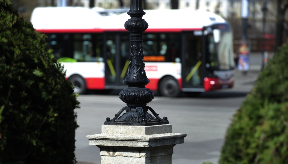 Autobus der Linie 2A im Bereich Heldentor, Ringstraße