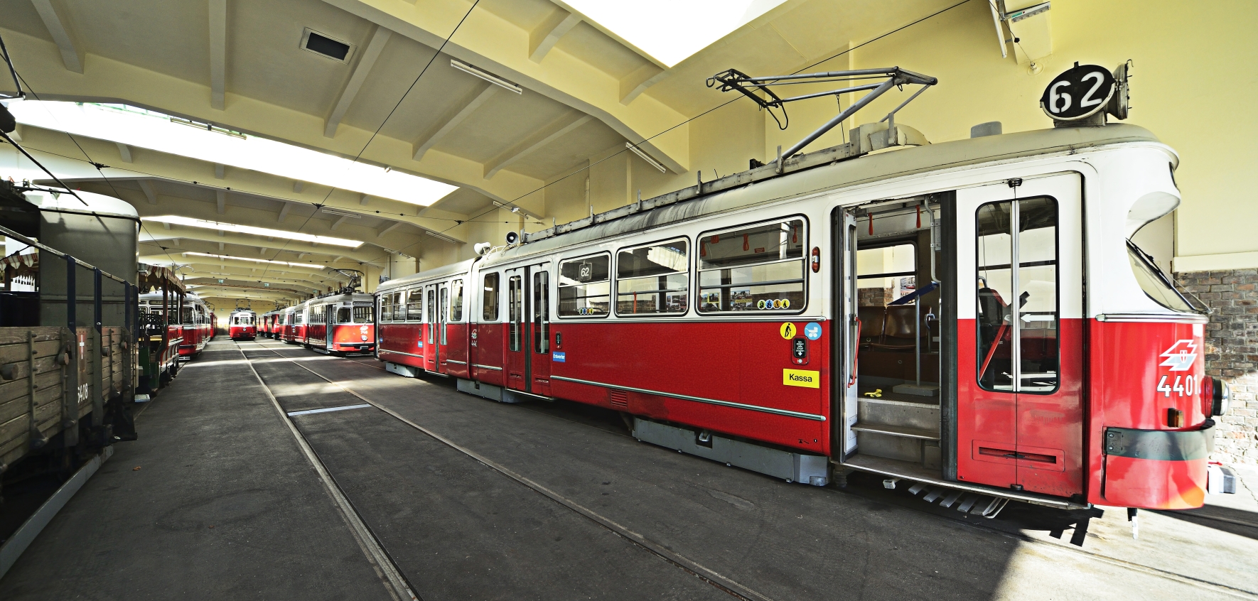 Im Museum der Wiener Linien in Erdberg befinden sich viele historische Fahrzeuge, Straßenbahnen wie Busse, aber auch etliche Sonderfahrzeuge.