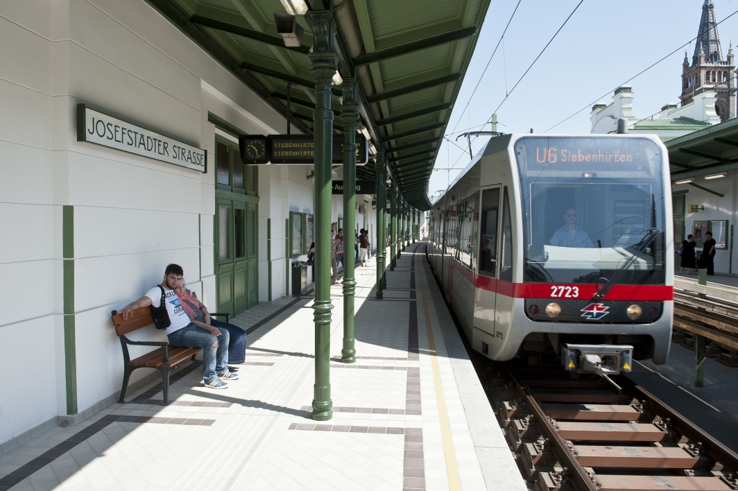 U6-Station Josefstädter Strasse nach Abschluss der umfangreichen Renovierungsarbeiten.