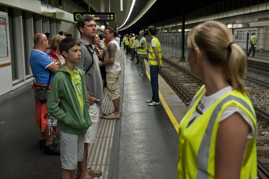 Abtransport der Besucher vom Donauinselfest 2013 durch die Wiener Linien in der U-Bahnstation der Linie U6 