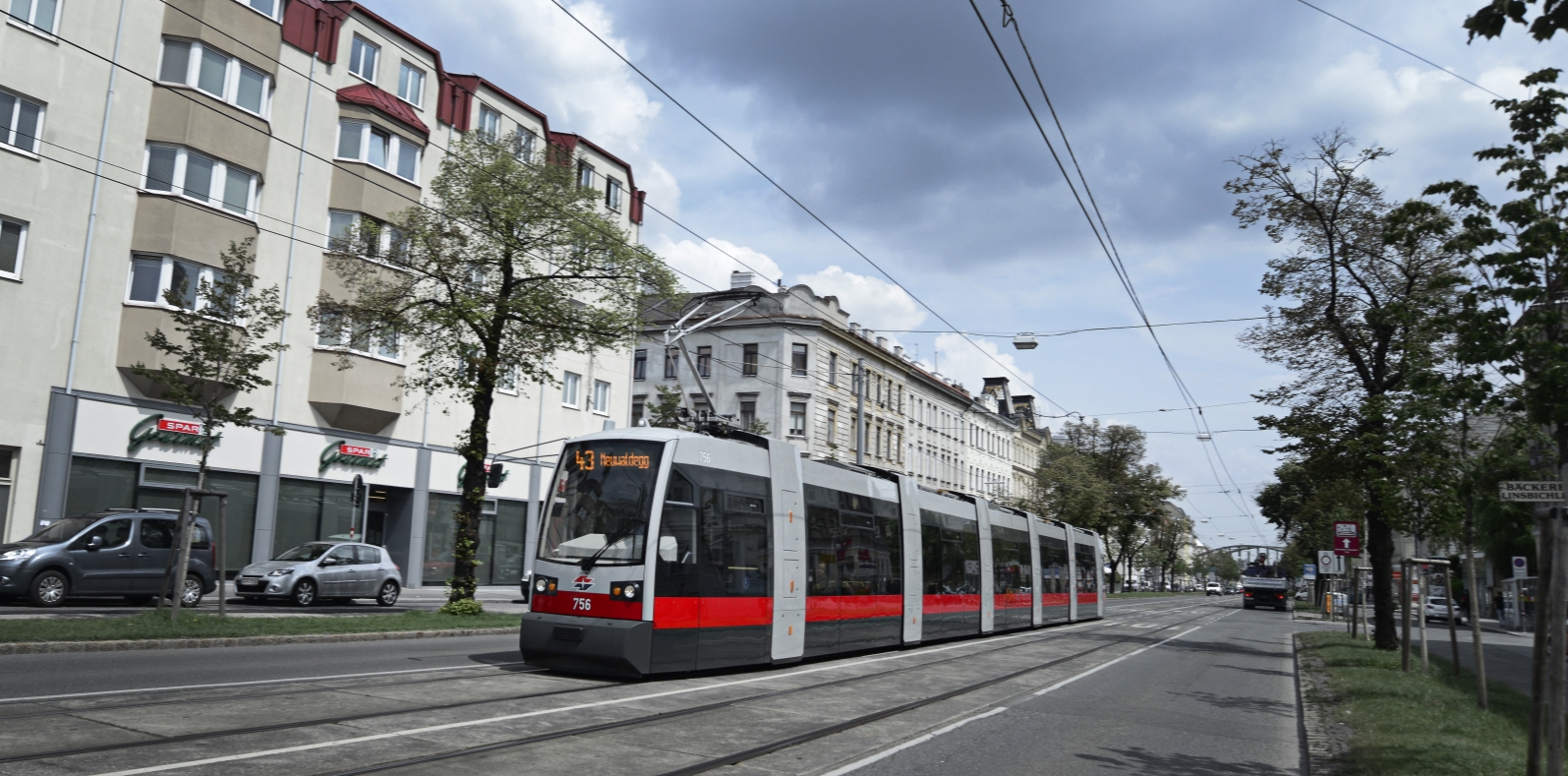 Straßenbahn der Linie 43 im Bereich Hernalser Hauptstraße.