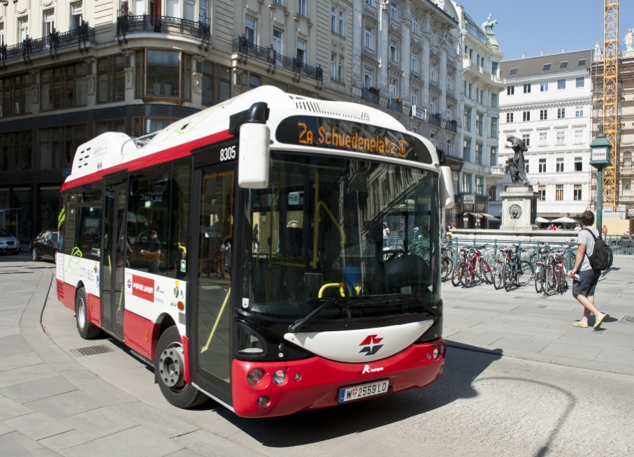 Autobus der Linie 2A in der Inneren Stadt