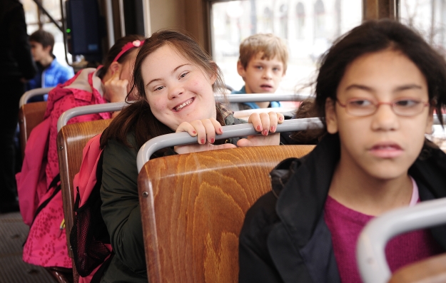 Eine Klasse der Clara-Frey-Schule wurde eingeladen eine Runde mit der Ringtram zu fahren.