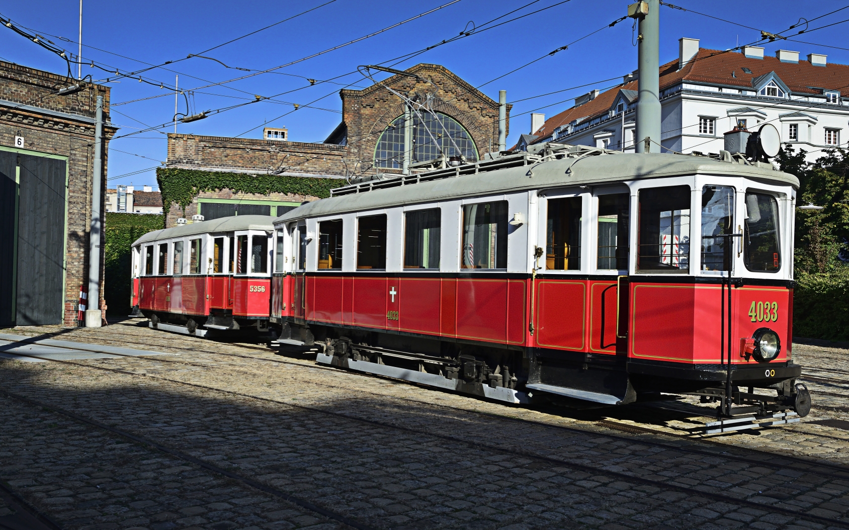 Im Museum der Wiener Linien in Erdberg befinden sich viele historische Fahrzeuge, Straßenbahnen wie Busse, aber auch etliche Sonderfahrzeuge.