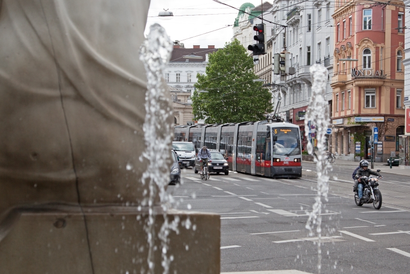 Linie 5 Alserbachstraße mit Ulf Type B  Mai 2013