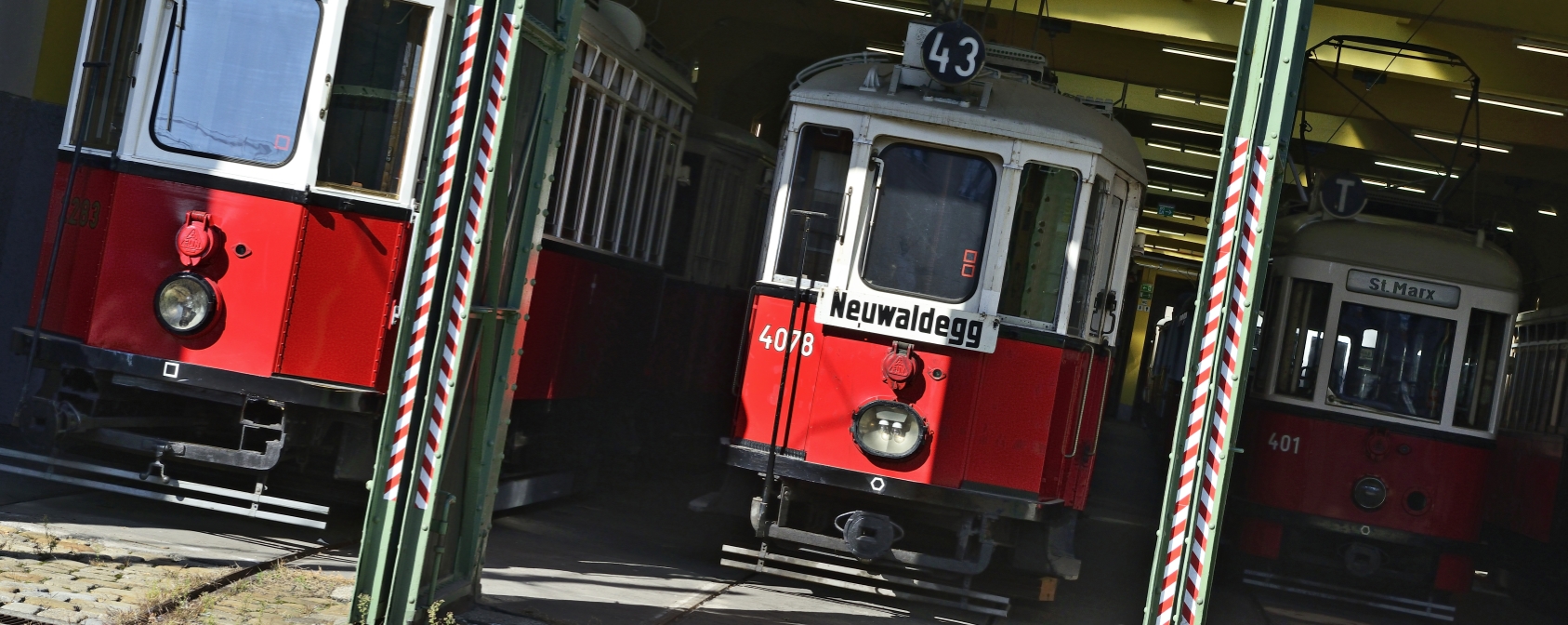 Im Museum der Wiener Linien in Erdberg befinden sich viele historische Fahrzeuge, Straßenbahnen wie Busse, aber auch etliche Sonderfahrzeuge.