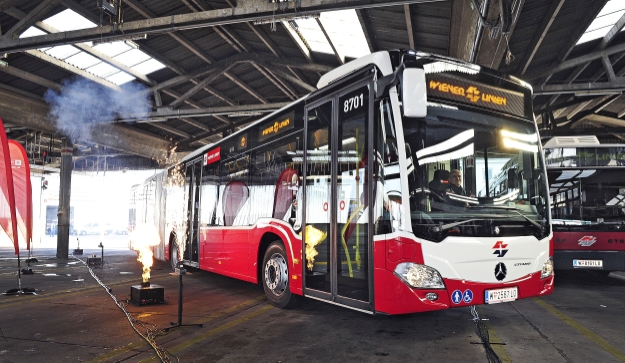 Präsentation des ersten Autobusses der neuen Mercedes-Busflotte der Wiener Linien.