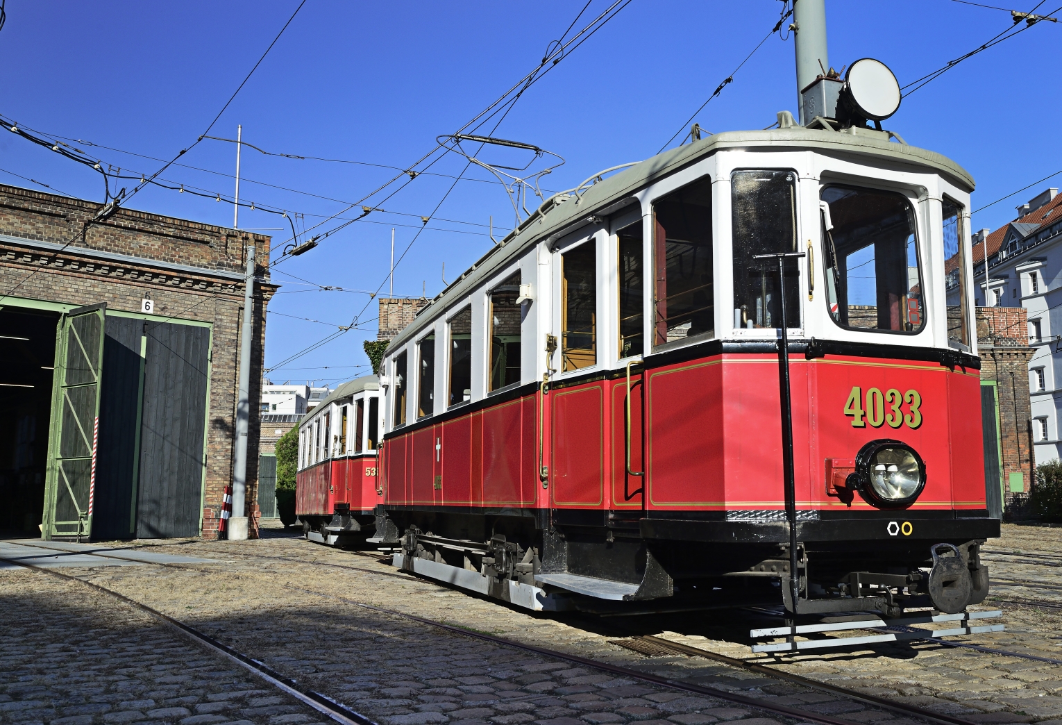 Im Museum der Wiener Linien in Erdberg befinden sich viele historische Fahrzeuge, Straßenbahnen wie Busse, aber auch etliche Sonderfahrzeuge.