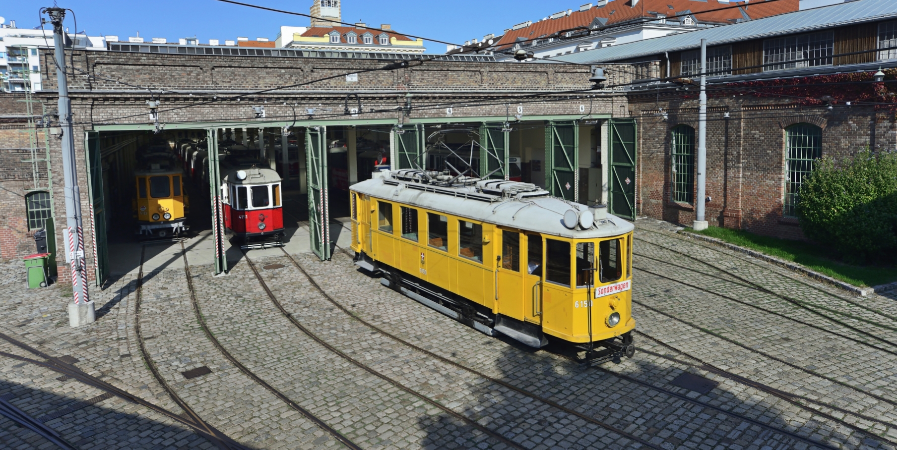 Im Museum der Wiener Linien in Erdberg befinden sich viele historische Fahrzeuge, Straßenbahnen wie Busse, aber auch etliche Sonderfahrzeuge.