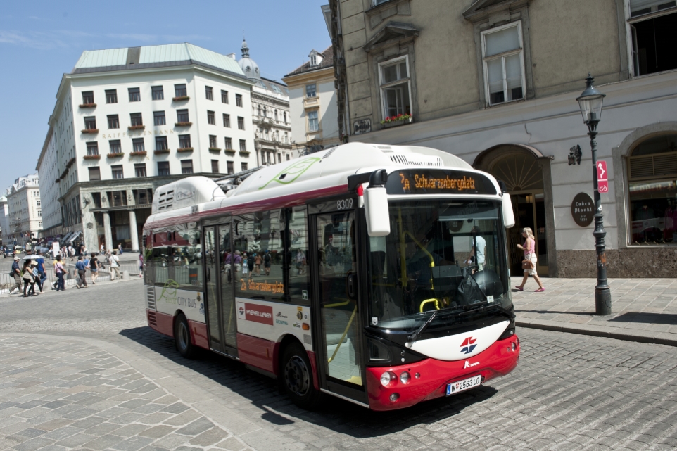 Autobus der Linie 2A in der Inneren Stadt