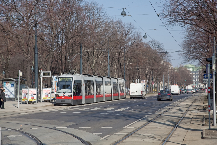 Linie 71 am Uni-Ring Haltestelle Stadiongasse