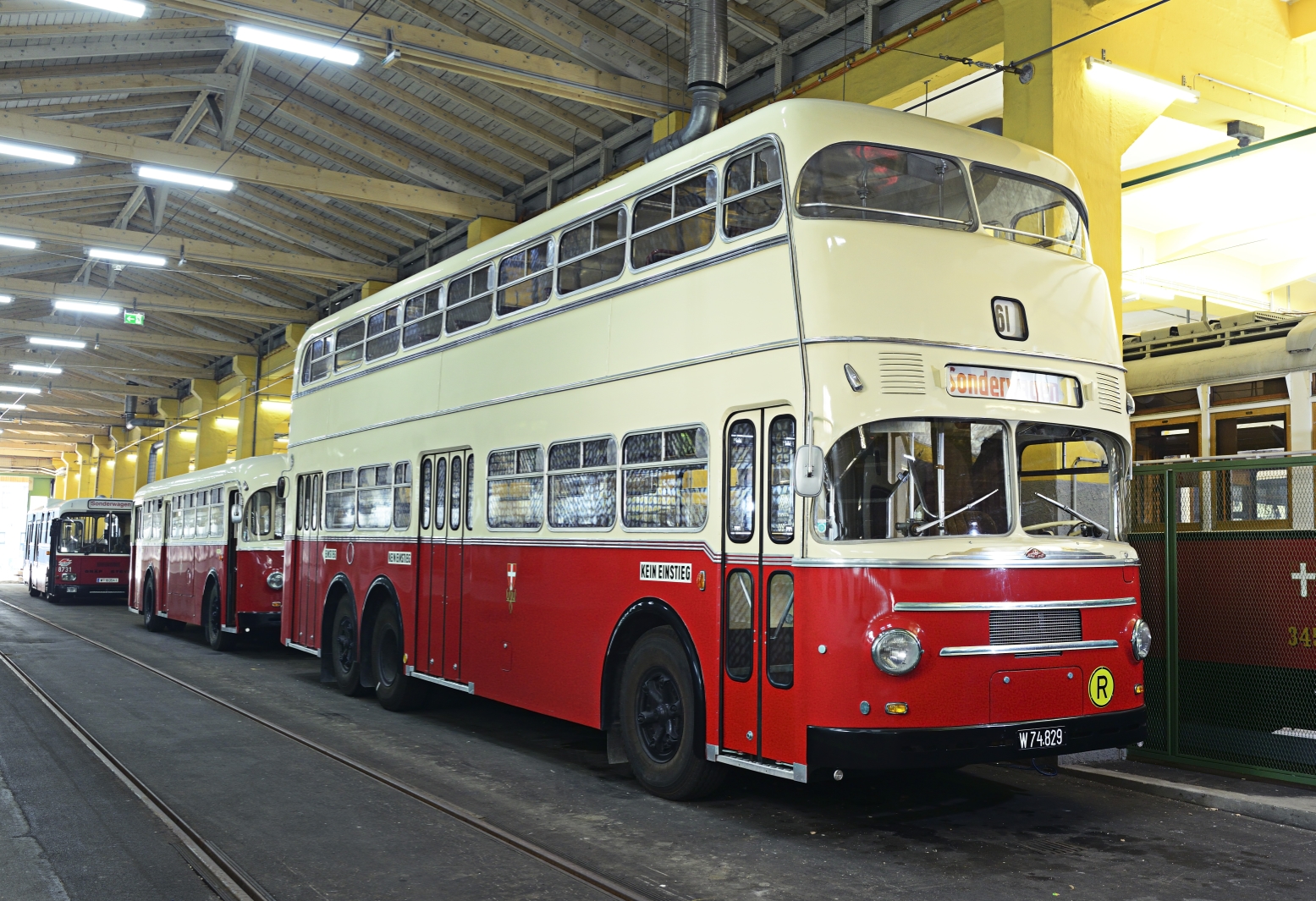 Im Museum der Wiener Linien in Erdberg befinden sich viele historische Fahrzeuge, Straßenbahnen wie Busse, aber auch etliche Sonderfahrzeuge.