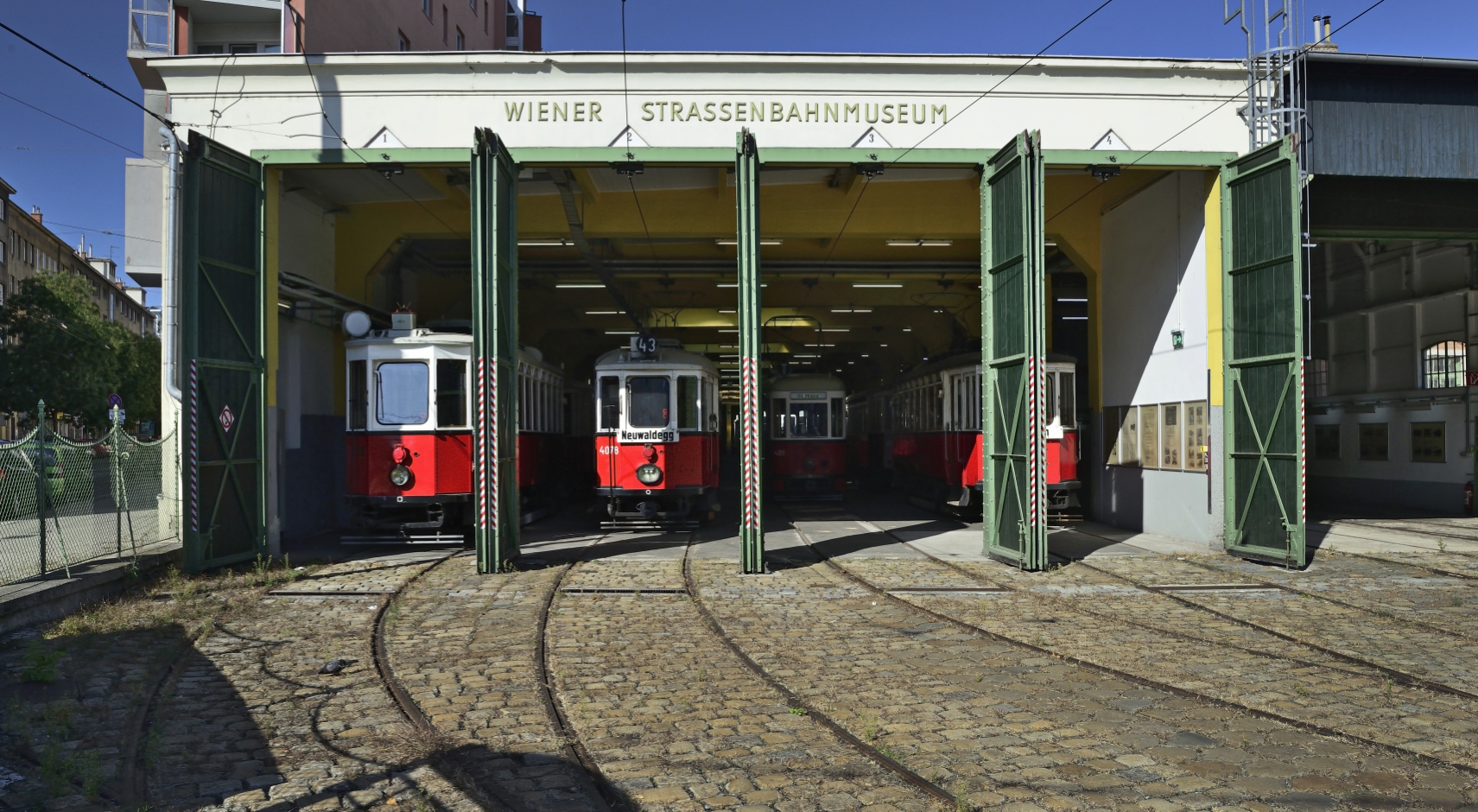 Im Museum der Wiener Linien in Erdberg befinden sich viele historische Fahrzeuge, Straßenbahnen wie Busse, aber auch etliche Sonderfahrzeuge.