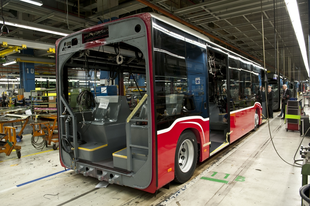 Produktion des Mercedes-Benz Citaro G Euro 6 im Mercedes-Benz Werk in Mannheim als neuen Bus für die Wiener Linien. Im Bild: Bus für die Wiener Linien in der Produktionsstraße.