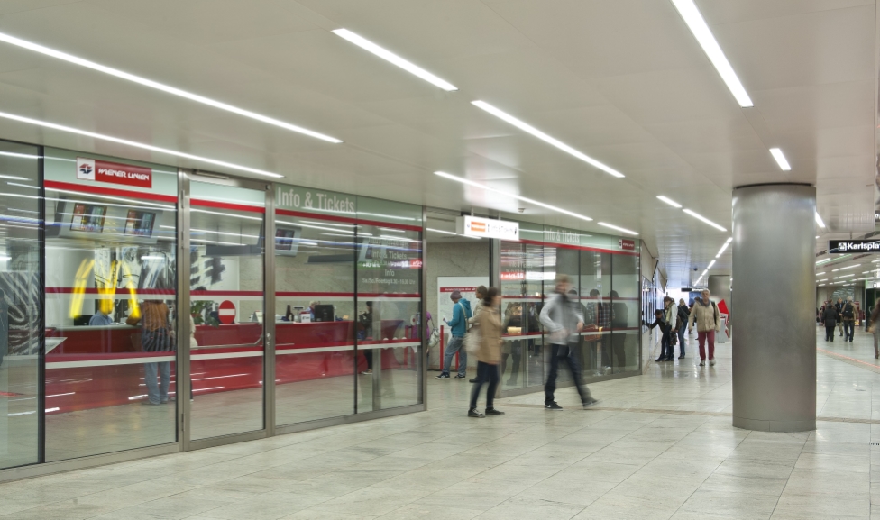 U-Bahnstaion Karlsplatz, gleichzeitig Kulturpassage und der am stärksten frequentierte Öffi-Knotenpunkt, nach Revitalisierung.