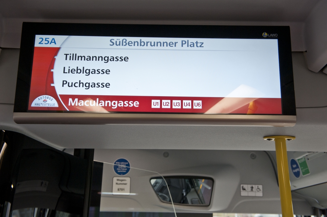 Mercedes Benz Citaro, der neue Bus für die Wiener Linien. Display mit Fahrgastinformationen bezüglich Haltestellen und Anschlußmöglichkeiten zu anderen Linien.